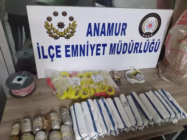 Anamur'da 19,5 Kilo Jel Dinamit Ele Geçirildi, 2 Kişi Gözaltına Alındı