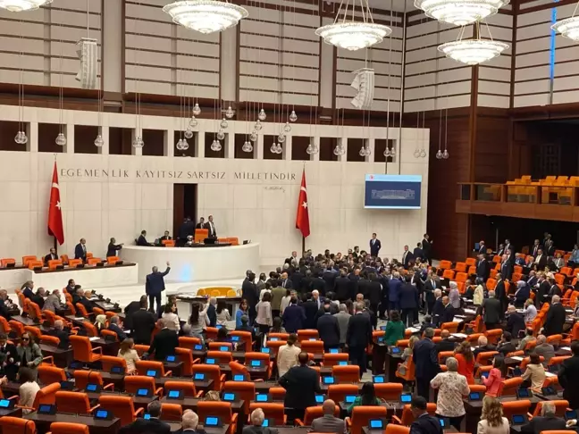 TBMM Genel Kurulu'nda Can Atalay kararı nedeniyle kavga çıktı