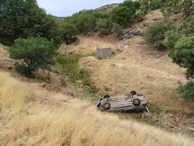 Elazığ'da otomobil dere yatağına düştü: 6 yaralı