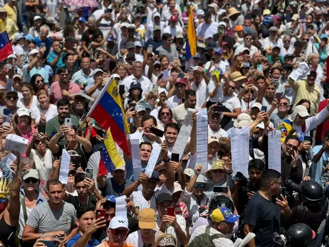 Venezuela'da Protestolar Devam Ediyor