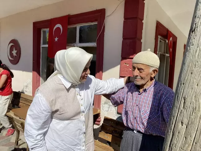 AK Parti Genel Merkez Kadın Kolları Başkanı Ayşe Keşir, Bolu'da yangından etkilenen köyleri ziyaret etti