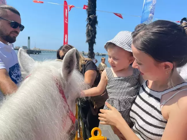 Zonguldak'ta çocuklar ata binme heyecanı yaşadı