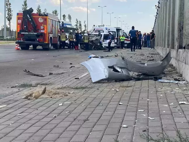 Ankara'da Otomobil Kazası: 1 Ölü, 1 Yaralı