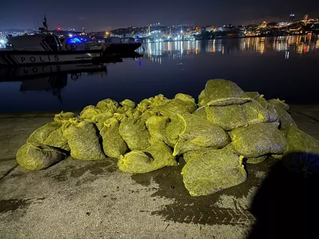 Beyoğlu'nda 2 Ton Kaçak Midye Ele Geçirildi