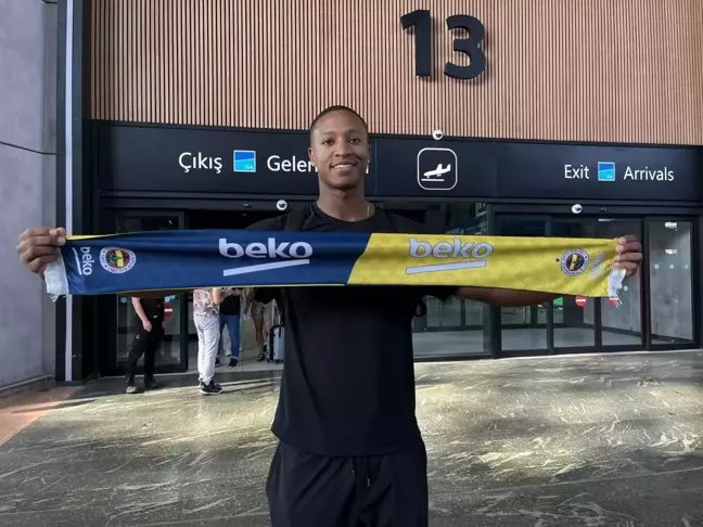 Fenerbahçe Beko'nun yeni transferleri İstanbul'a geldi