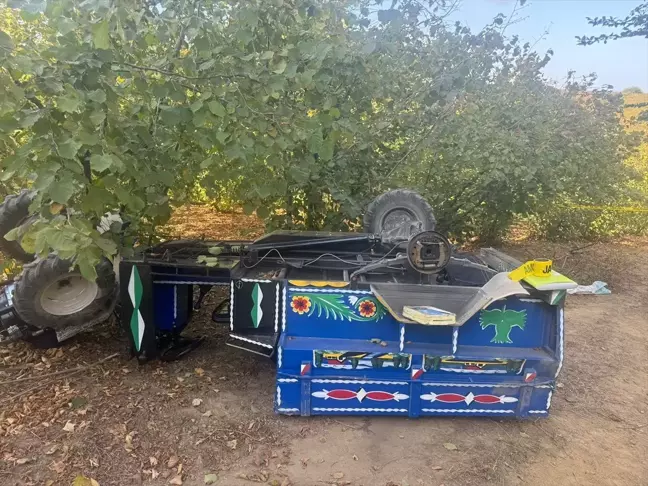 Sakarya'da tarım aracı devrildi: 1 ölü, 3 yaralı