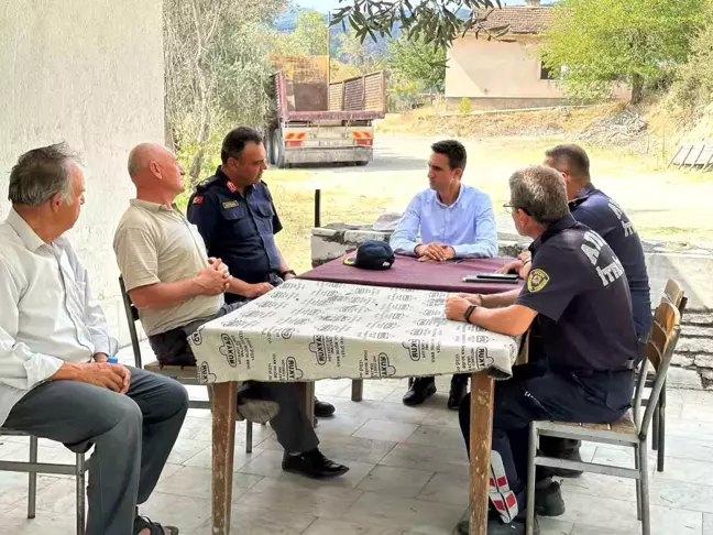 Aydın Bozdoğan İlçe Kaymakamı Yangın Bölgelerinde İncelemelerde Bulundu