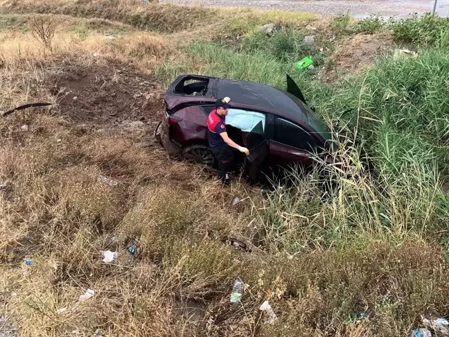 Sungurlu'da şarampole devrilen otomobilin sürücüsü yaralandı