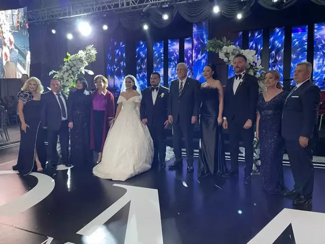 İYİ Parti Genel Başkanı Müsavat Dervişoğlu, Parti Üyesinin Nikah Şahidi Oldu