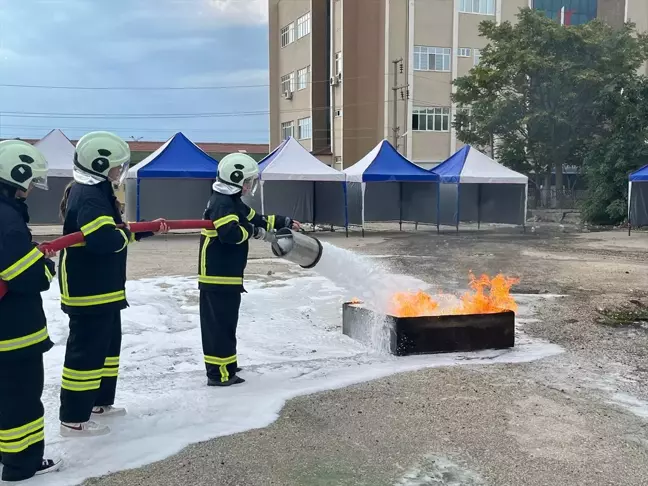 Erasmus+K152 YOU Gençlik Değişimleri kapsamında Burdur'a gelen öğrencilere yangın ve afetle mücadele eğitimi verildi