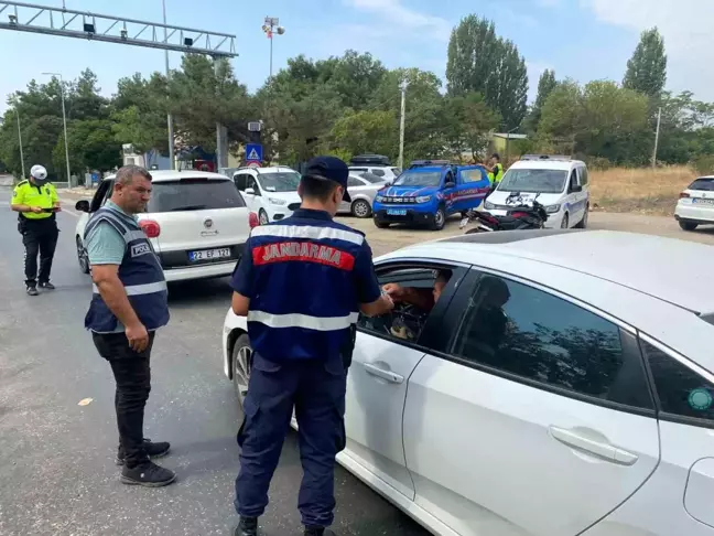 Edirne'de polis ve jandarma ortak uygulama gerçekleştirdi