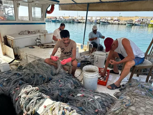 Mersin'de Balıkçılar Yeni Av Sezonuna Hazırlanıyor