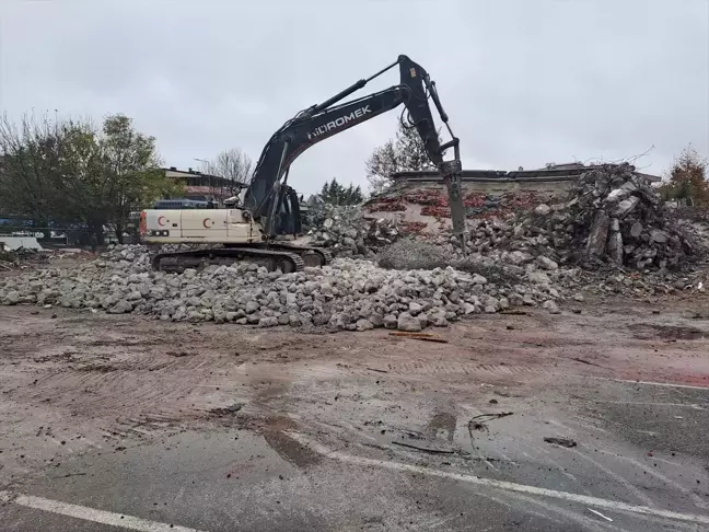 Sakarya'da 38 okul yıkıldı, 181 bina güçlendirildi