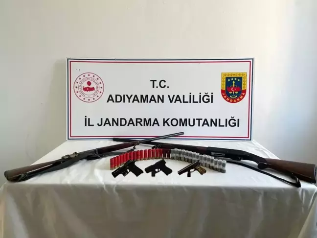 Adıyaman'da şüpheli şahısların evlerinde silahlar ele geçirildi