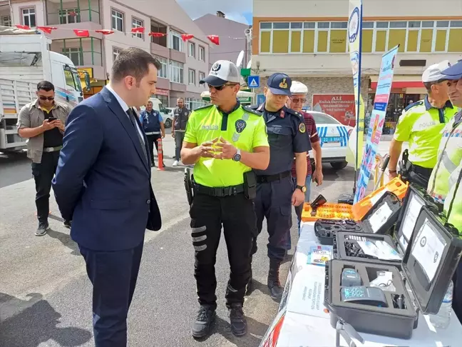 Süloğlu'da Polis ve Jandarma Trafik Ekipleri Tanıtım Faaliyeti Düzenledi