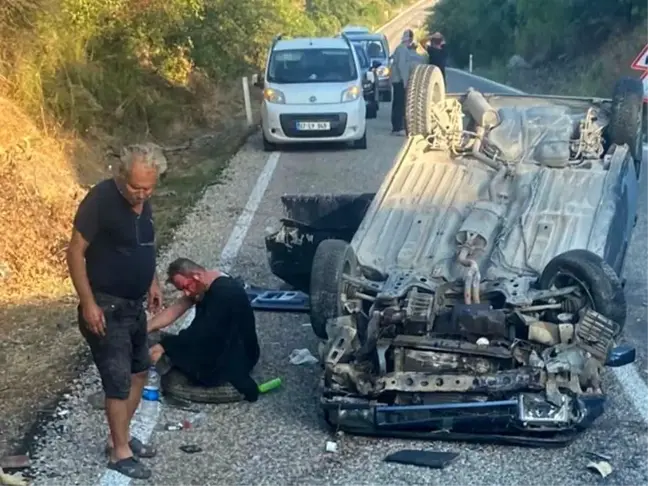 Balıkesir Gönen'de Trafik Kazası: Sürücü Yaralandı