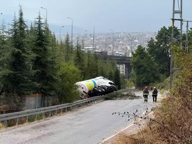 Anadolu Otoyolu'nda Zincirleme Trafik Kazası: 3 Kişi Yaralandı