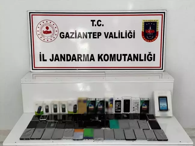 Gaziantep'te Kaçakçılık Operasyonu: 56 Akıllı Telefon Ele Geçirildi