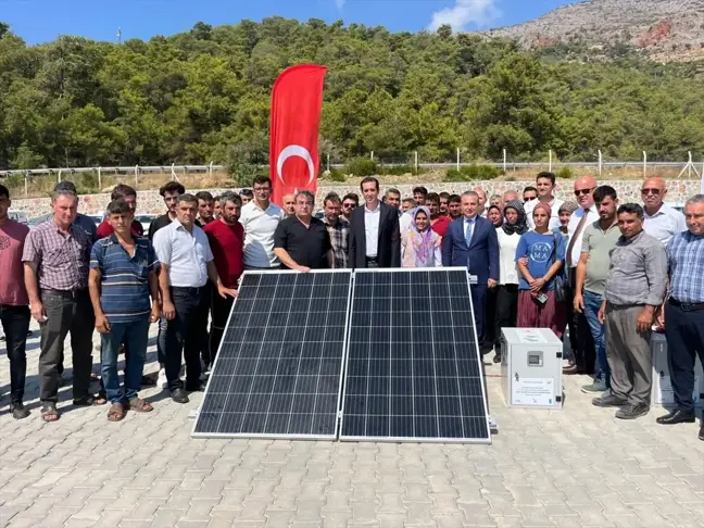 Mersin'de Göçer Hayvancılara Güneş Enerjisi Paneli Dağıtıldı