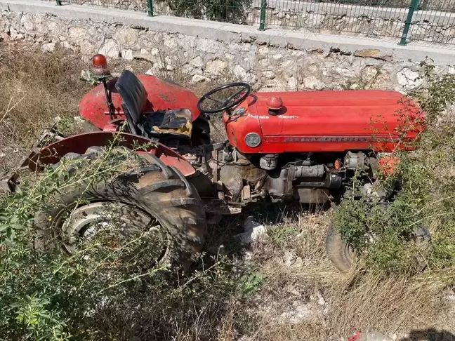 Isparta'da traktör kazası: Sürücü hayatını kaybetti