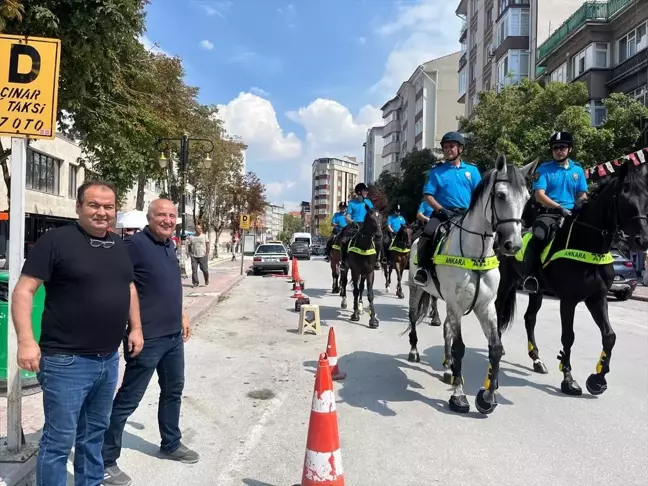 Kütahya'da Atlı Polisler Vatandaşların İlgi Odağı Oldu