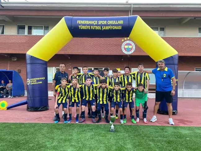 Fenerbahçe Manavgat Futbol Okulu Türkiye Futbol Şampiyonası'nda 3. oldu