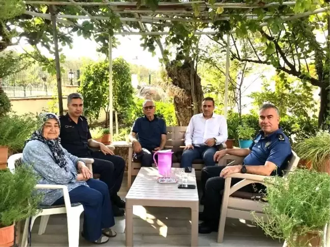 Burhaniye'de Kaymakam Memiş, şehit ailesini ziyaret etti