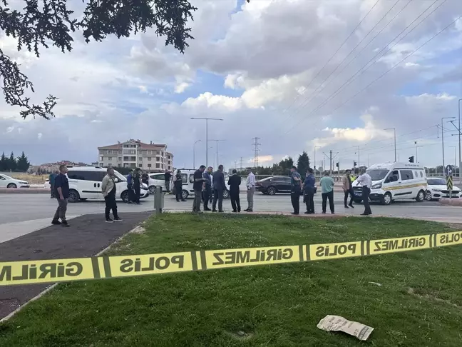 Konya'da çalıntı otomobildeki şüpheliler polise ateş açtı, 2 memur yaralandı