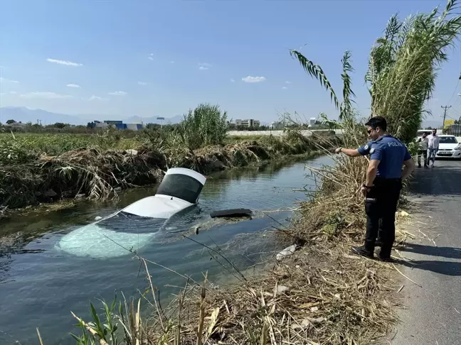 Antalya'da dereye düşen otomobilin sürücüsü yaralandı