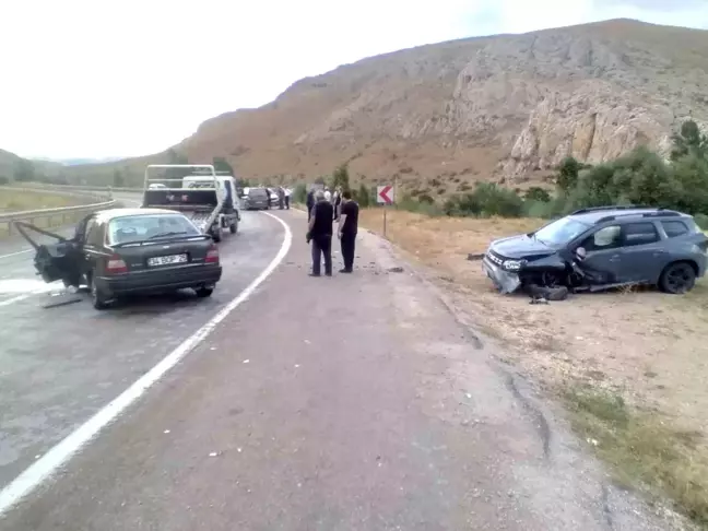 Bayburt-Çaykara yolu üzerinde trafik kazası: 1 ölü, 2 yaralı