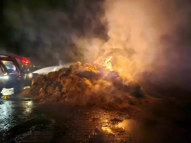 Malatya'da samanlık yangını itfaiye tarafından söndürüldü