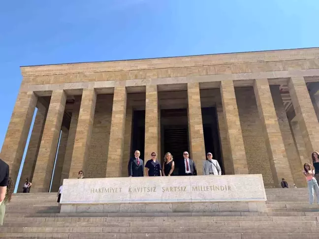 Balıkesirliler, Balıkesir'in Kurtuluşu'nu Anıtkabir ve Hacı Bayram Camii'nde Kutladı