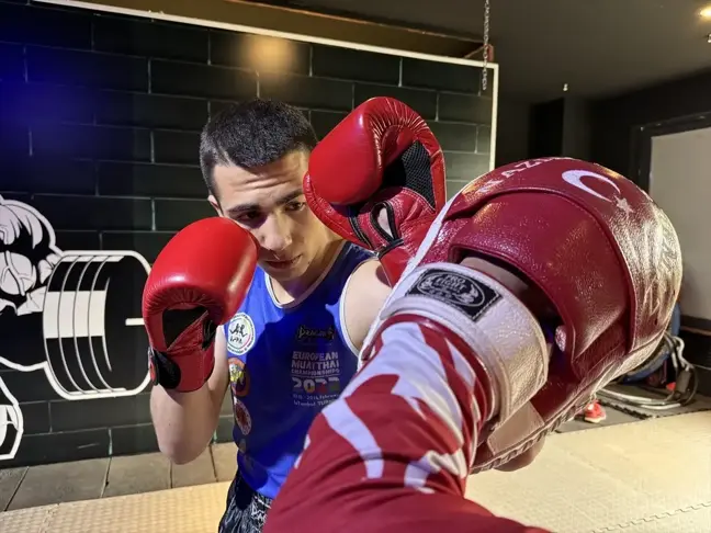 Muaythaide Türkiye Şampiyonu Berkay İstanbullu, Gençler Dünya Muaythai Şampiyonası'na Hazırlanıyor