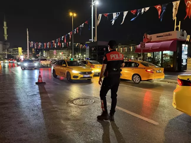 Beyoğlu'nda Polis Ekipleri Helikopter Destekli Huzur Uygulaması Gerçekleştirdi