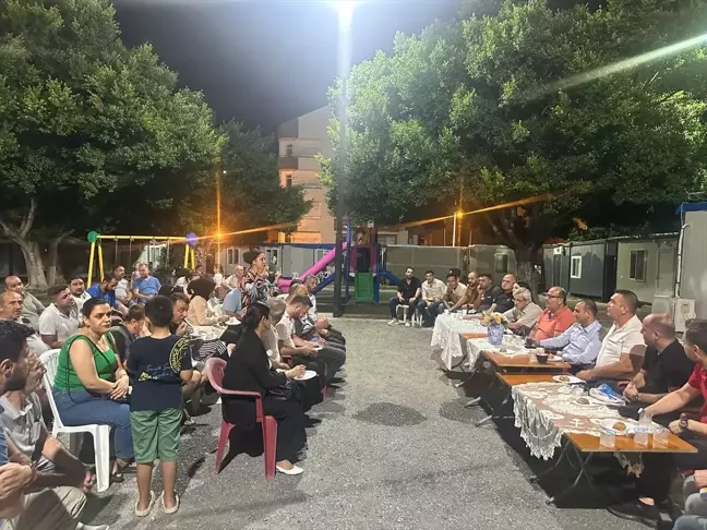 İskenderun İlçe Emniyet Müdürü Nevzat Güneş, vatandaşların taleplerini dinledi