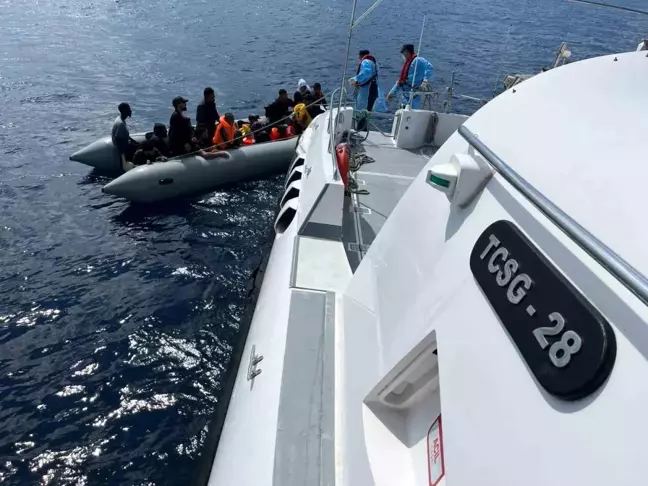 Çanakkale'de Yunanistan unsurları tarafından geri itilen kaçak göçmenler kurtarıldı