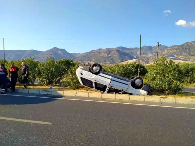 Aydın'da kamyon ve otomobilin karıştığı trafik kazasında otomobil takla attı