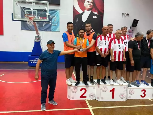 Aydın 112 Acil Çağrı Merkezi Ekibi, Kamu Spor Oyunları'nda İkinci Oldu