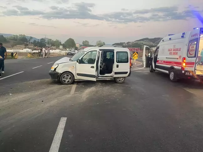 Mudurnu'da Trafik Kazası: 3 Yaralı