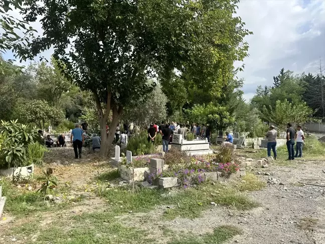 Dörtyol'da Tırın Çarpması Sonucu 4 Yaşındaki Kız Çocuğu Hayatını Kaybetti