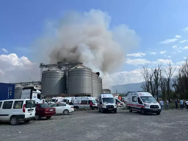 Sakarya'da Fabrika Patladı: 20 Yaralı