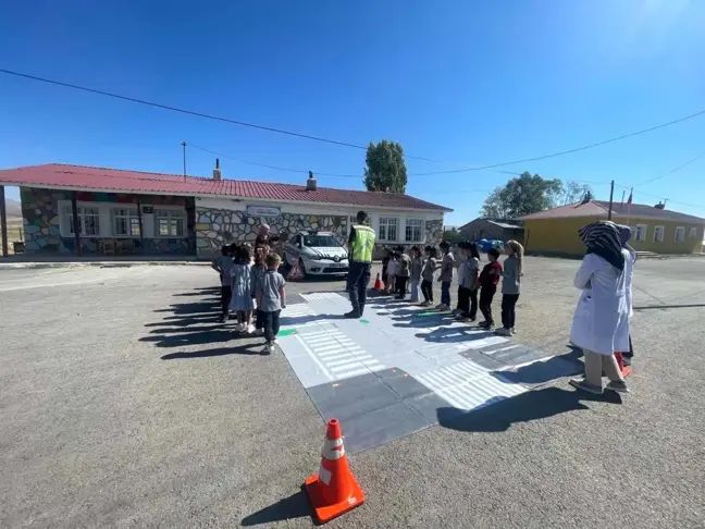 Erzincan'da Öğrencilere Trafik Eğitimi