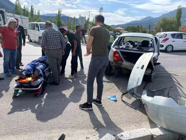 Burdur'da Trafik Kazası: 4 Yaralı