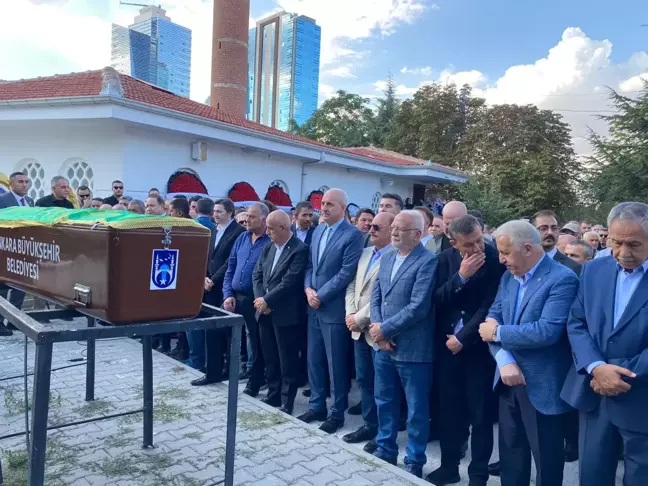 Vahit Kirişci'nin Damadı Mehmet Özcan Son Yolculuğuna Uğurlandı