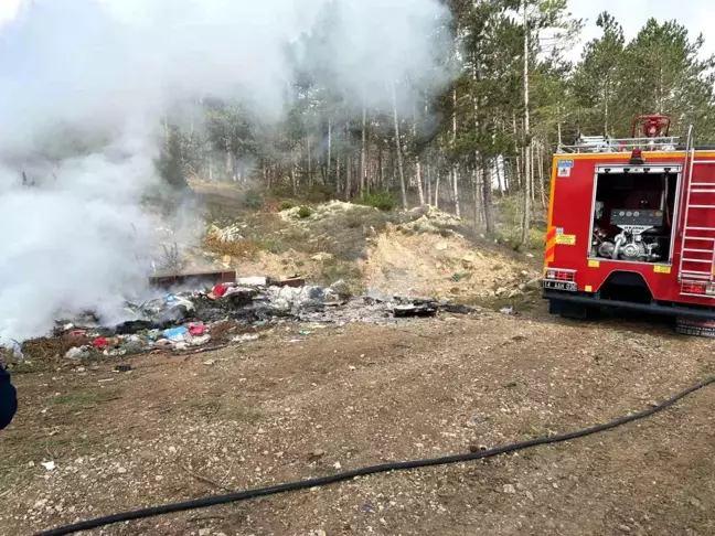 Bolu'da Çöp Yangını İtfaiye Ekipleri Tarafından Söndürüldü