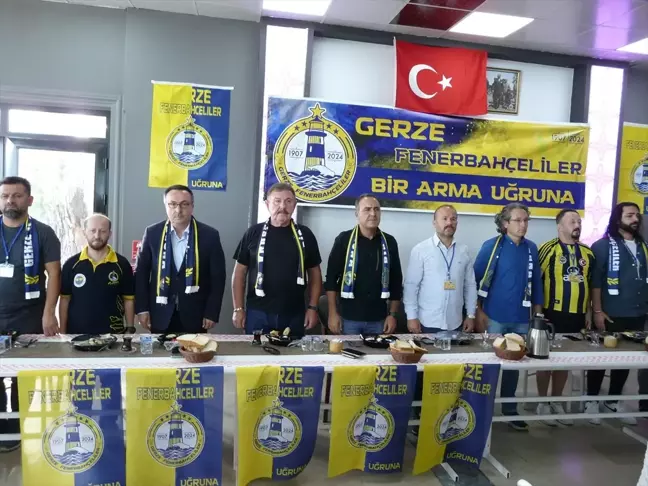 Gerze'de Fenerbahçe Taraftarları Kahvaltıda Buluştu