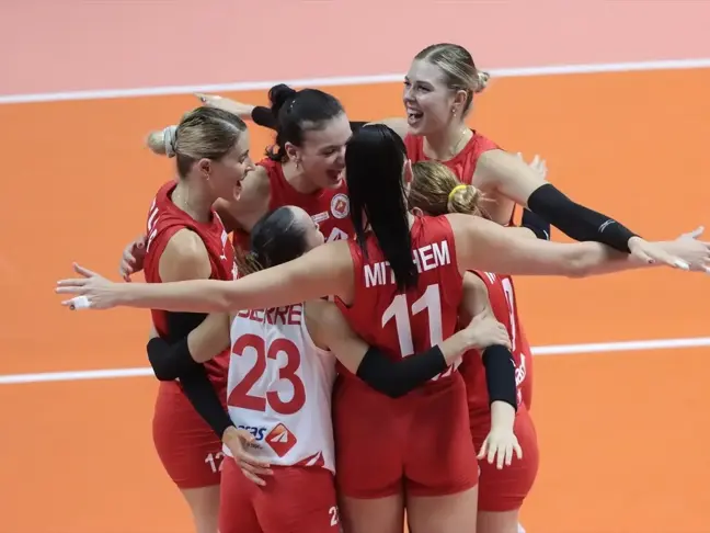 Aras Kargo, Keçiören Belediyesi'ni 3-1 Yenerek Kupa Voley'de Öne Geçti