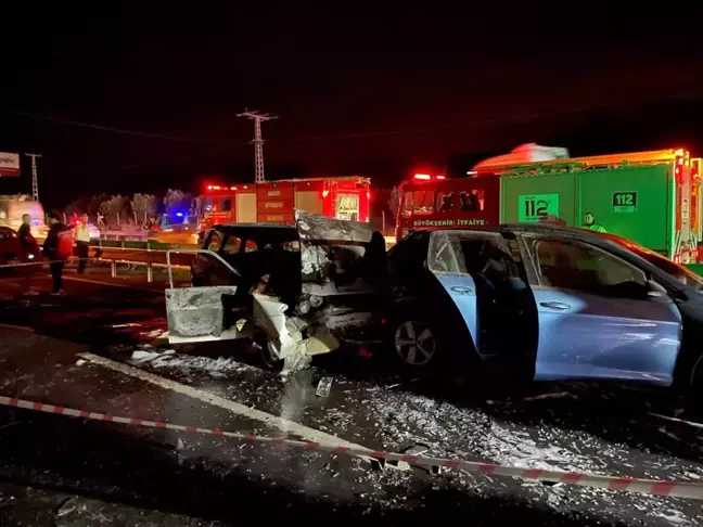 Sakarya'da Feci Trafik Kazası: Eşini Kaybeden Sürücü Ağır Yaralı