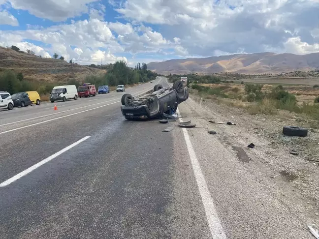 Doğanşehir'de Trafik Kazası: 3 Yaralı