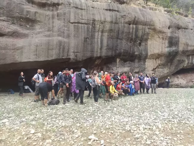 Zore Kanyonu'nda Doğa Yürüyüşü: 100 Doğasever Bir Araya Geldi